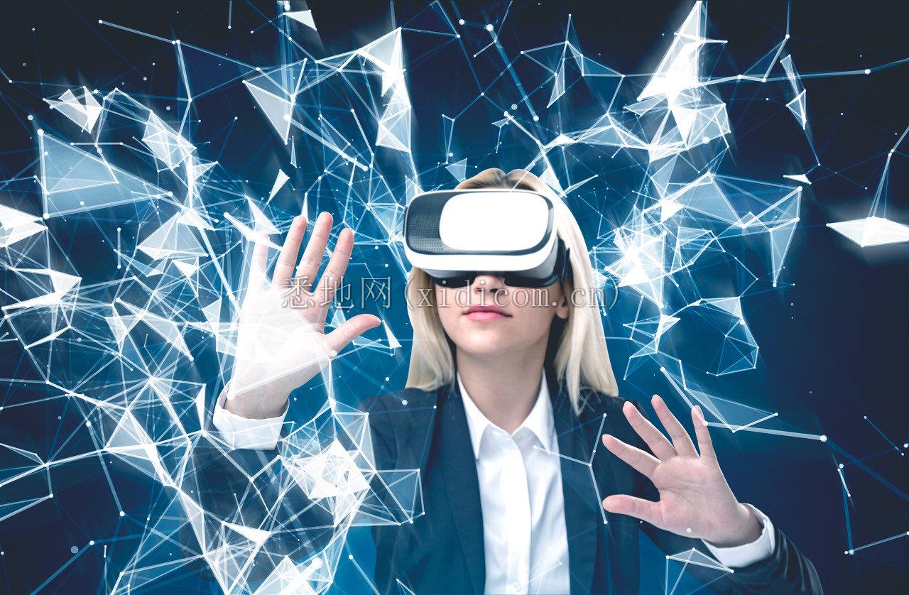 VR (2).jpg